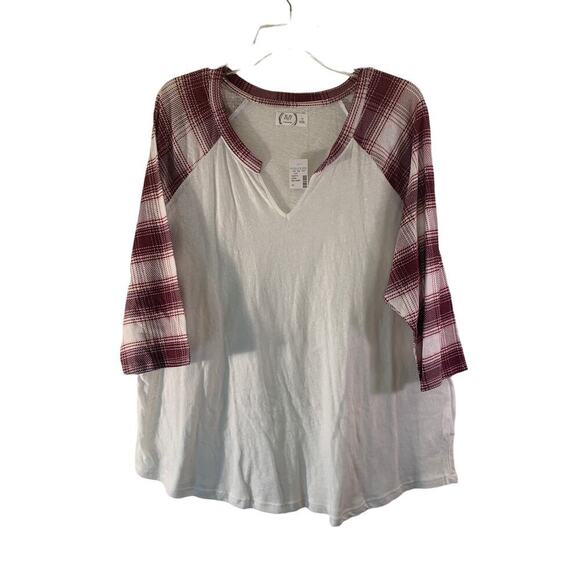 Maurices Tops - MAURICES Women’s Baseball Jersey / Size: 1X